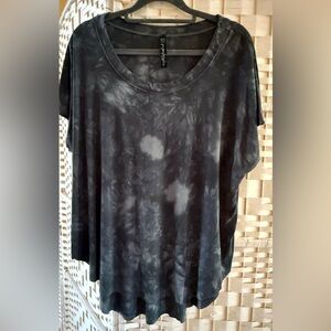 Brightly Twisted Dark Gray Tie-Dye Short Sleeve Top